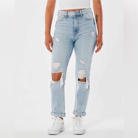 Hollister -Ultra High-Rise Ripped Mom Jeans-Light Destroy. Size:00 R (24W). NWT - Picture 9 of 15